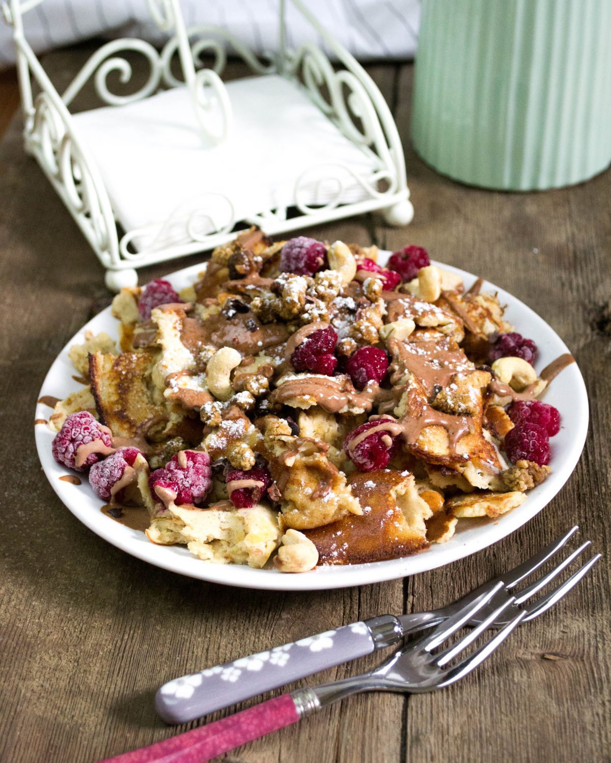 Buttermilch-Kaiserschmarrn mit Mandelmus Buttermilch-Kaiserschmarrn mit Mandelmus